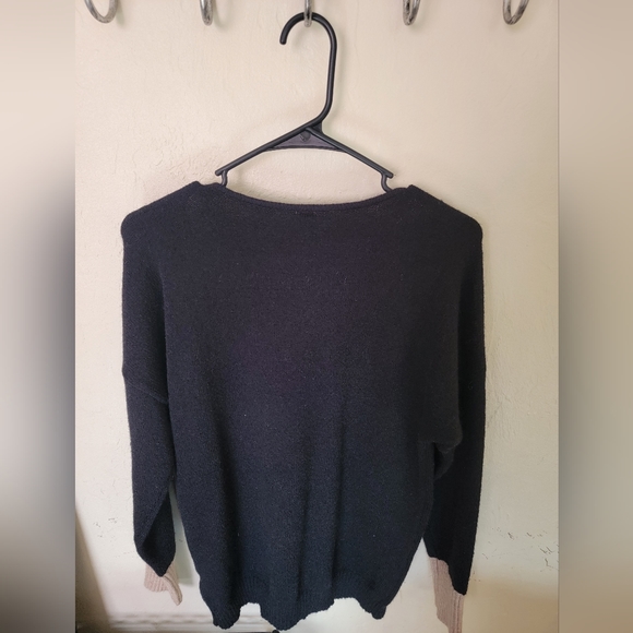 Olgora Special Trim Sweater - Picture 2 of 3